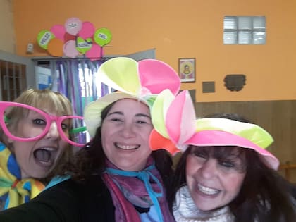 “Recibir a los chicos siempre implicó para mí abrir la puerta con una sonrisa, canciones, juegos y el deseo intacto de despertar su curiosidad".