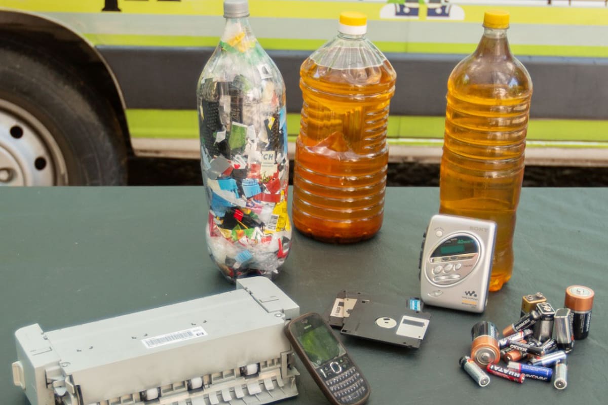Reciclaje de aceite, pilas y aparatos electrónicos