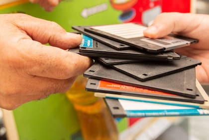 reciclaje de aceite, pilas y aparatos electrónicos