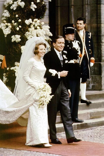 Recién casados, la princesa heredera Beatriz de los Países Bajos y el príncipe Claus