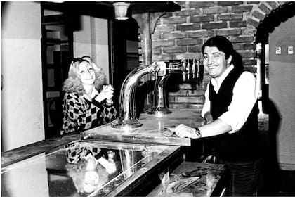 Recién inaugurado, el bar La Subasta, en la revista TV Guía, número 944.