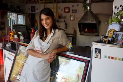 Recién llegada de Nueva York, la actriz que interpretó a Alicia Muñiz en la serie Monzón se animó a abrir su propia pizzería, llamada Cancha, junto a tres amigos