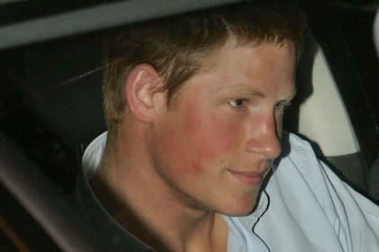 Recién llegado al aeropuerto de Heathrow los medios británicos hablaban sobre la polémica creada por los incidentes de seguridad por sus "continuas escapadas nocturnas"