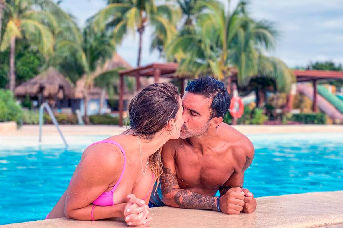 Recientemente llegados de la Riviera Maya, la modelo y panelista y futbolista anunciaron la novedad en las redes sociales