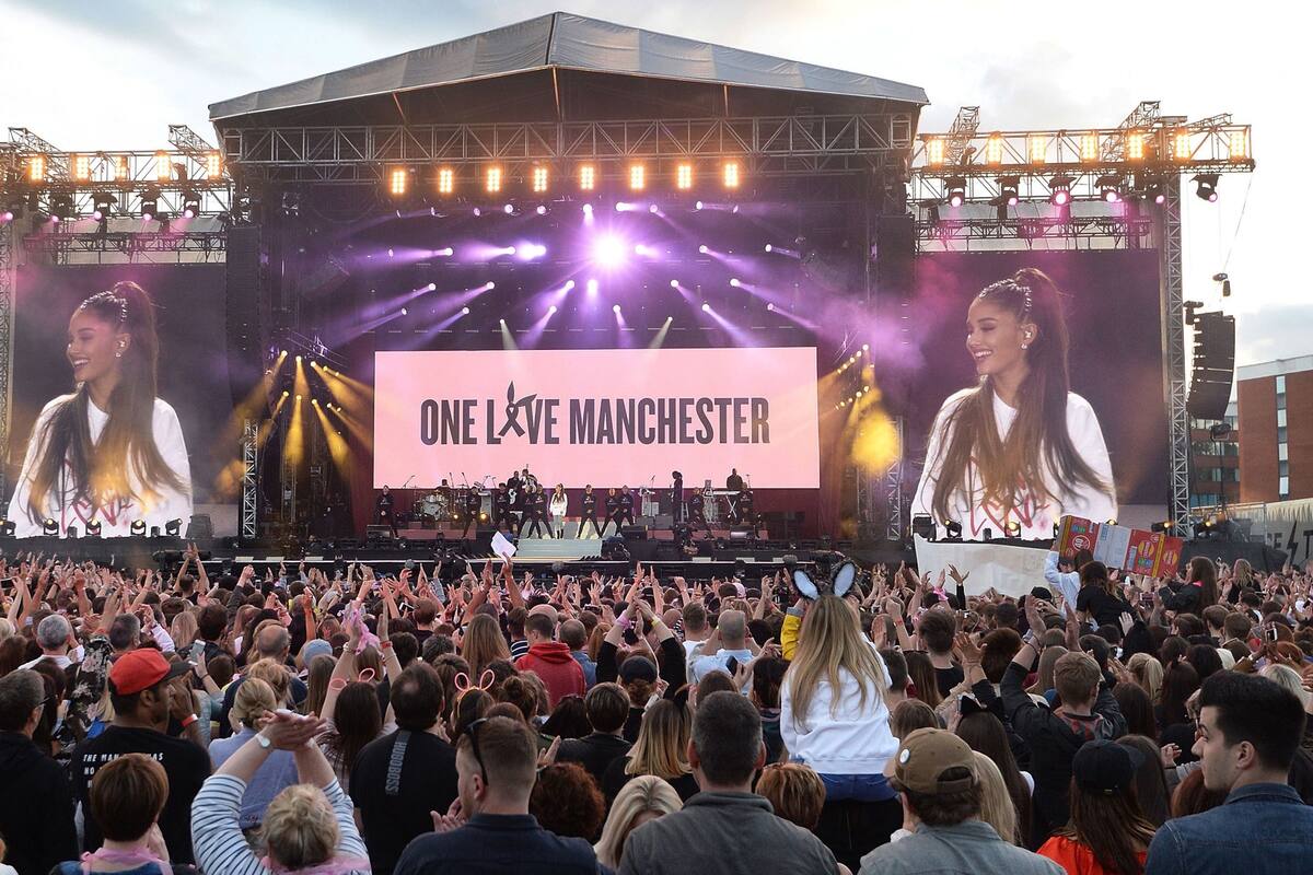 Recital de Ariana Grande en Manchester homenaje a las víctimas de los atentados