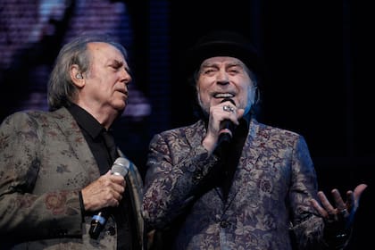 Recital de Sabina y Serrat en el Movistar Arena