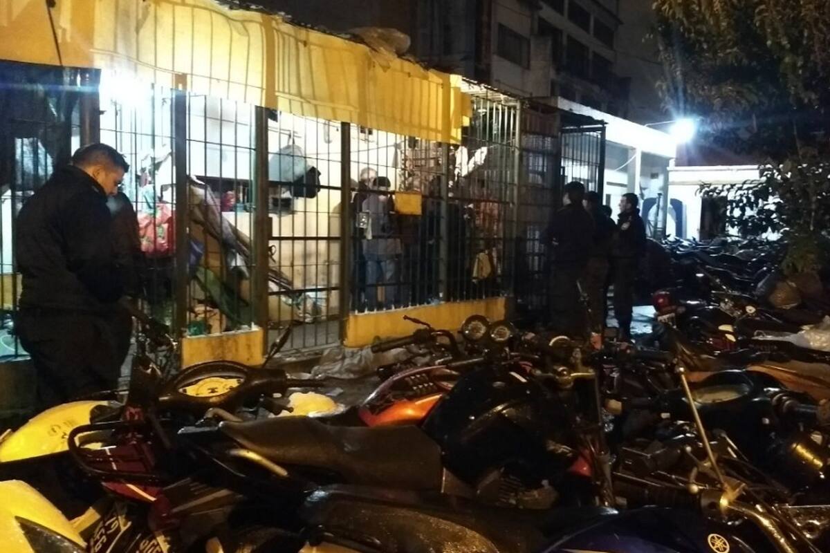 Reclamaban por las malas condiciones en las que viven dentro de la dependencia de la Policía