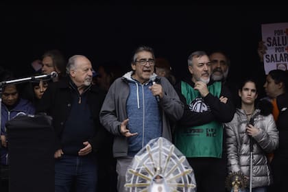 Reclamo al gobierno en el acto de San Cayetano en Plaza de Mayo. Estuvieron presentes entre otros Hugo Yasky, Hugo Cachorro Godoy titular de CTA autnoma, Rodolfo Aguiar otros representantes