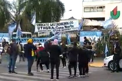 Reclamo de gastronómicos frente al shopping Unicenter