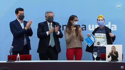 Reclamo en la presentación del nuevo DNI para personas no binarias
