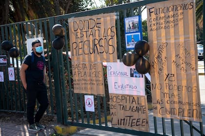 Reclamos en el hospital de Talagante, Chile, por el colapso del sistema de salud