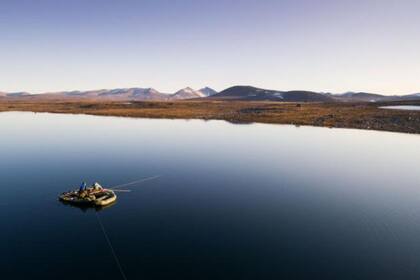Recolección de sedimentos en un lago de la isla de Baffin