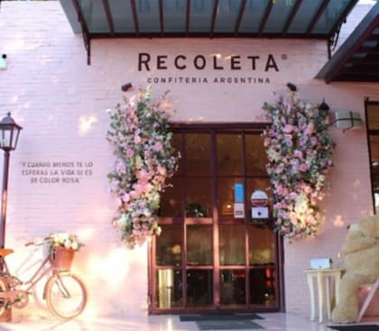 Recoleta es un homenaje a la abuela de María, cuyas recetas son la base de la pastelería del lugar.
