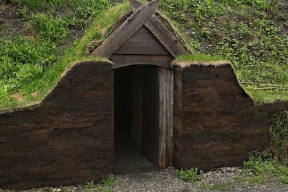 Reconstrucción del asentamiento vikingo de L'Anse aux Meadows, donde se llevó a cabo el estudio publicado en Nature