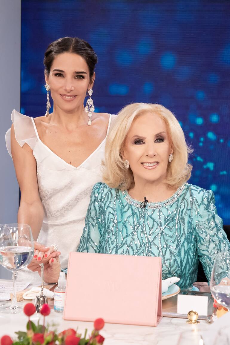 Récord internacional. Mirtha Legrand y Juana Viale, ante el desafío de la vigencia de un programa que lleva 54 años en el aire