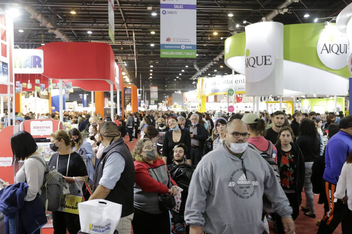 Récord: más de un millón trescientos mil asistentes visitaron la Feria del Libro