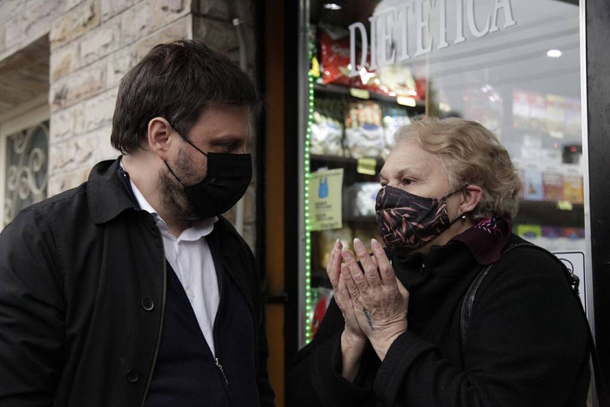 Recorrida de Leandro Santoro por Villa Lugano