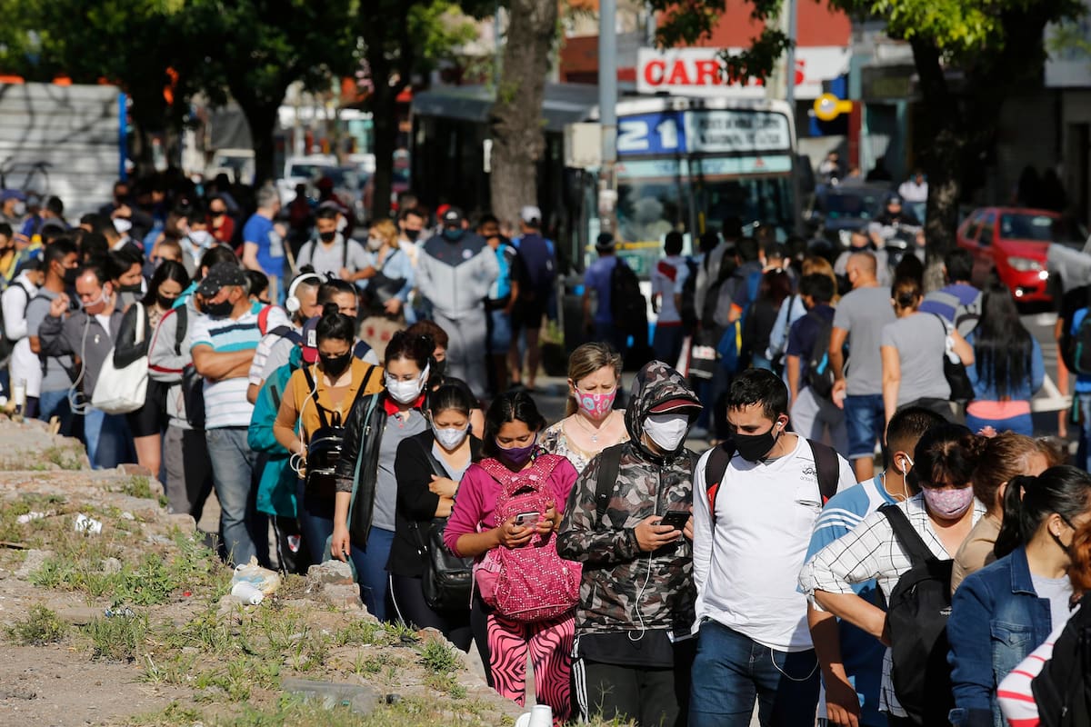 Recorrida por estacion Liniers del Tren Sarmiento para ver el caudal de pasajeros