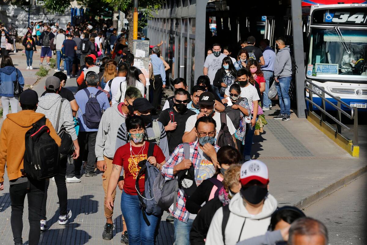 Recorrida por estacion Liniers del Tren Sarmiento para ver el caudal de pasajeros