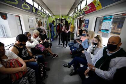 Recorrida por estacion Liniers del Tren Sarmiento para ver el caudal de pasajeros