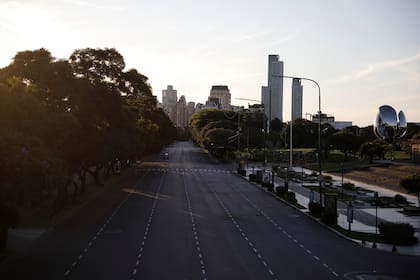 Las avenidas vacías, igual que los circuitos de runners: postal de un sábado atípico en la ciudad