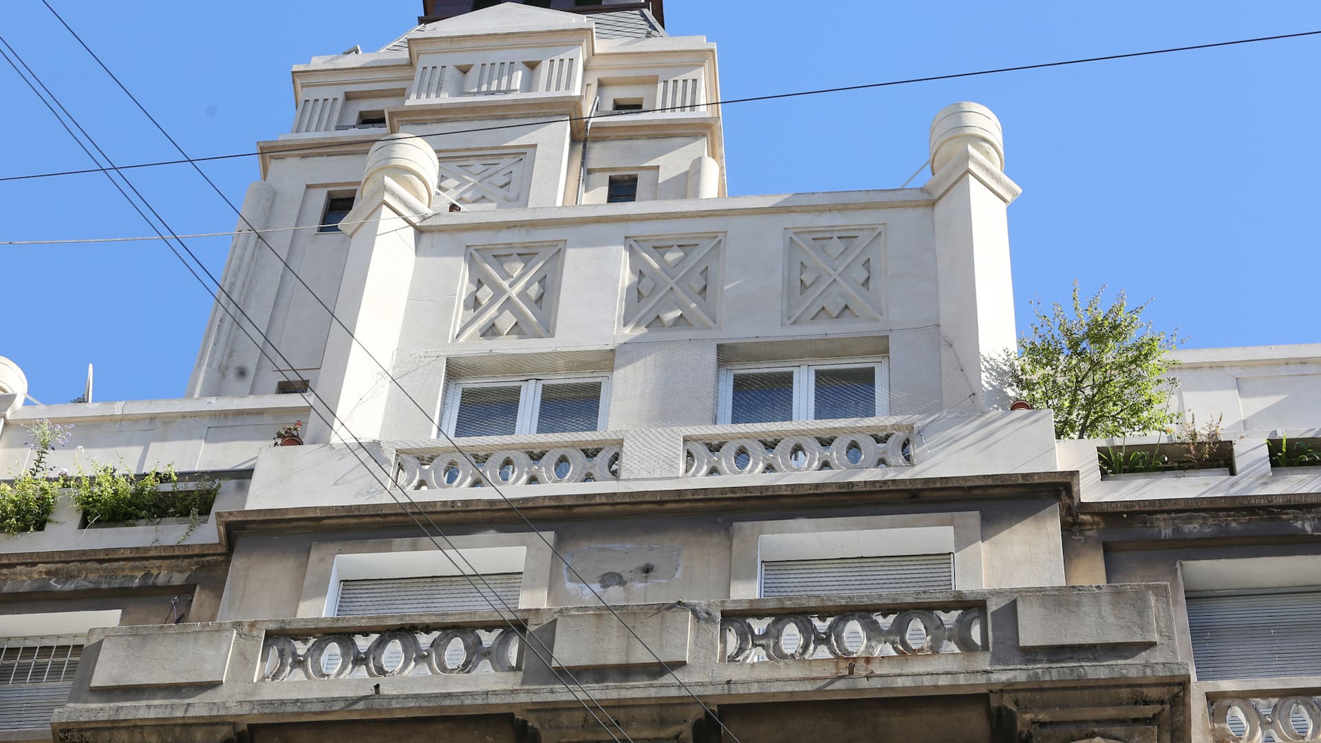 Recorrido dentro de la Torre Saint, Peron 2630
