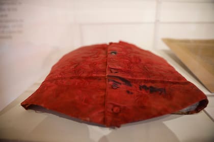 El rojo llegó al propio cuerpo devenido en soporte de la prédica política
