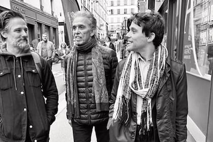Recorriendo París junto a sus hijos Iván y Mario, que viven en la capital francesa.