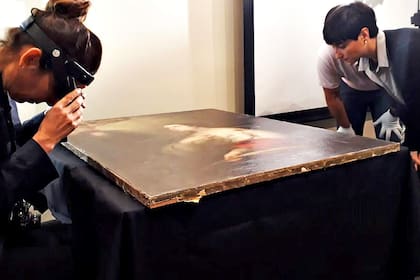 Recuperación de la Obra "Santa Catalina" de Murillo. Peritaje realizado en la sede de Interpol Montevideo