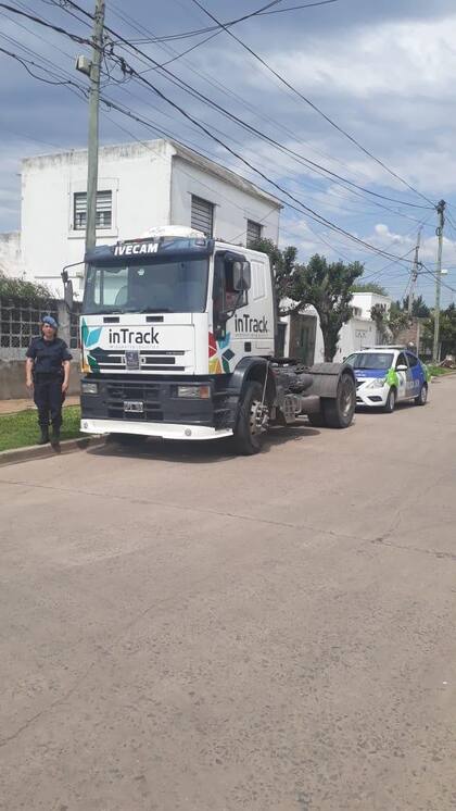 Recuperaron 30 toneladas de langostinos y pescados de exportación robados por piratas del asfalto
