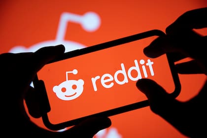 Reddit intenta convencer a los desarrolladores de chatbots de que paguen más por sus datos