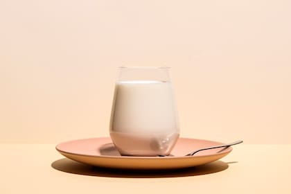 Reemplazar refrigerios poco saludables por yogur puede ayudar a reducir la ingesta calórica