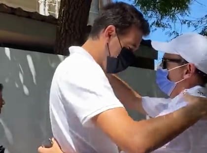Reencuentro: el abrazo de Del Potro y Jaite durante el Argentina Open 2022