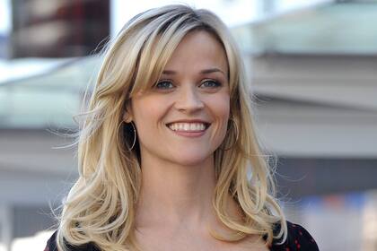 Reese Whiterspoon, muy cerca de un financista