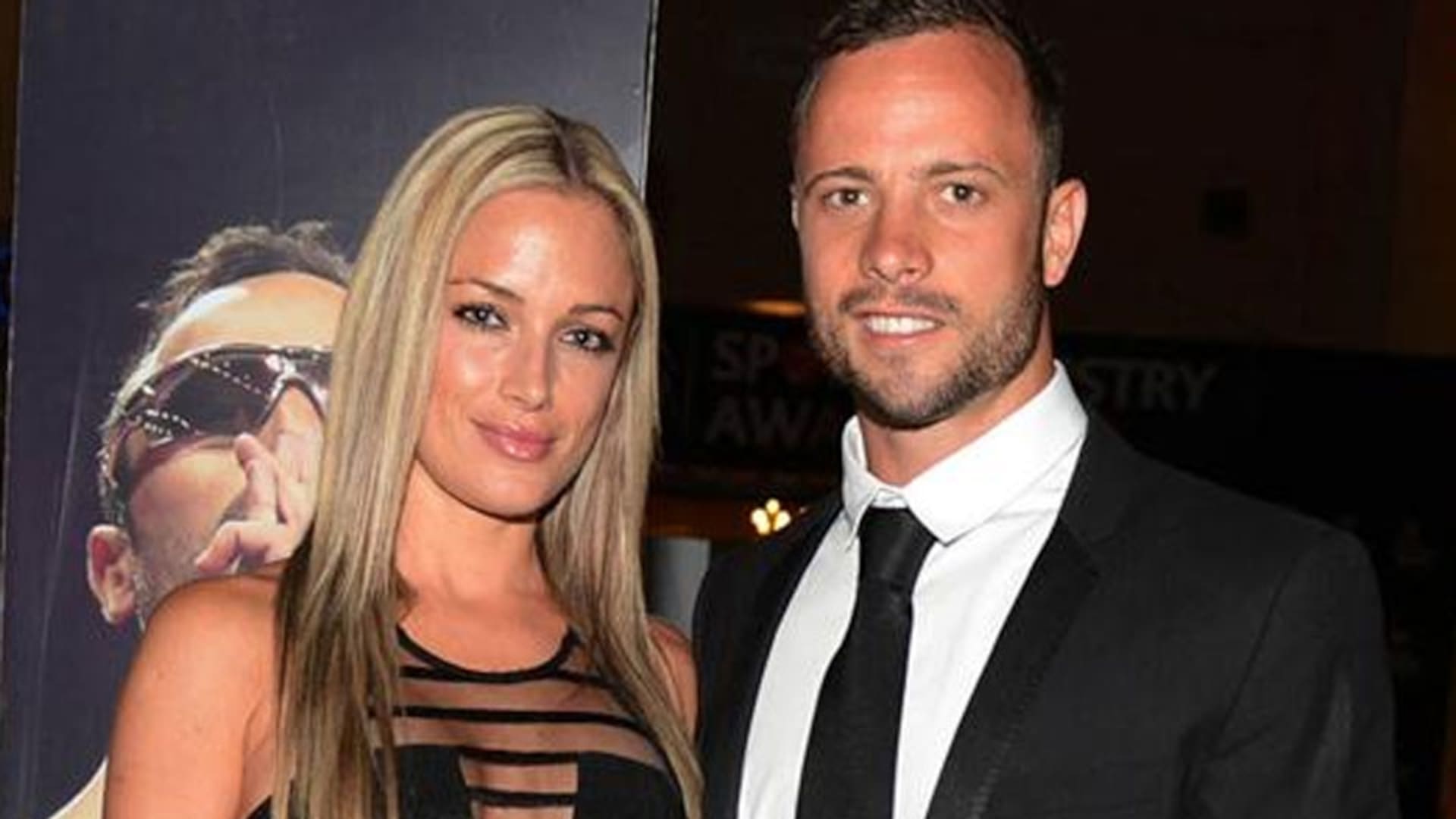 Oscar Pistorius junto a su novia, la modelo Reeva Stenkamp