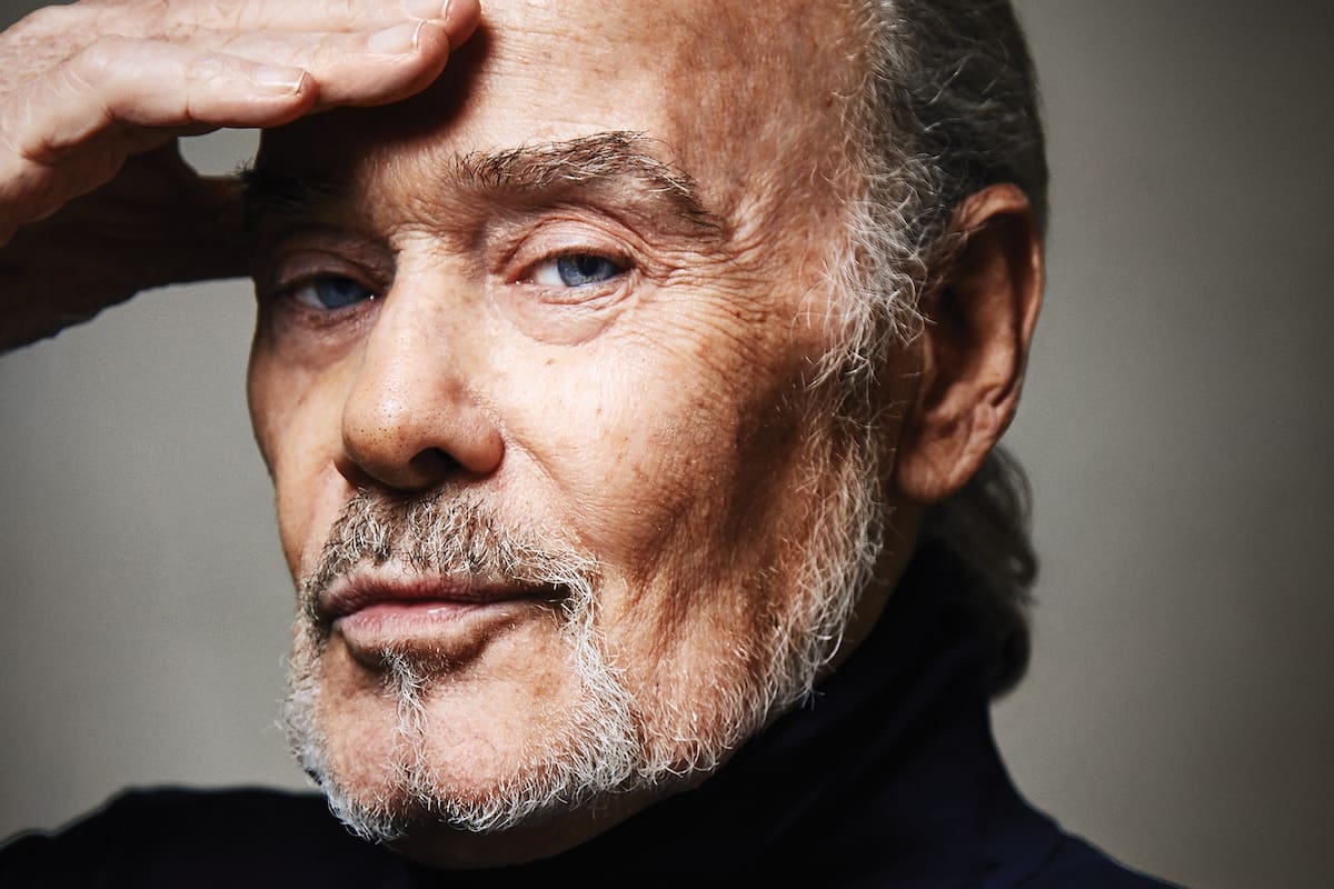 Referente de la alta costura, Gino Bogani viste a las celebridades desde hace cinco décadas. A los 78 años, sus diseños siguen luciéndose en la TV, de la mano de Juana Viale. La vigencia de un creador que reniega de los sucesores