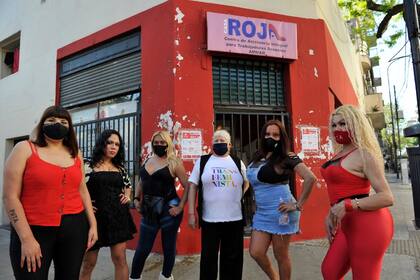 Referentes de la Asociación de Mujeres Meretrices Argntinas (Ammar) denuncian que durante la pandemia aumentaron los hostigamientos a trabajadoras sexuales por parte de la policía