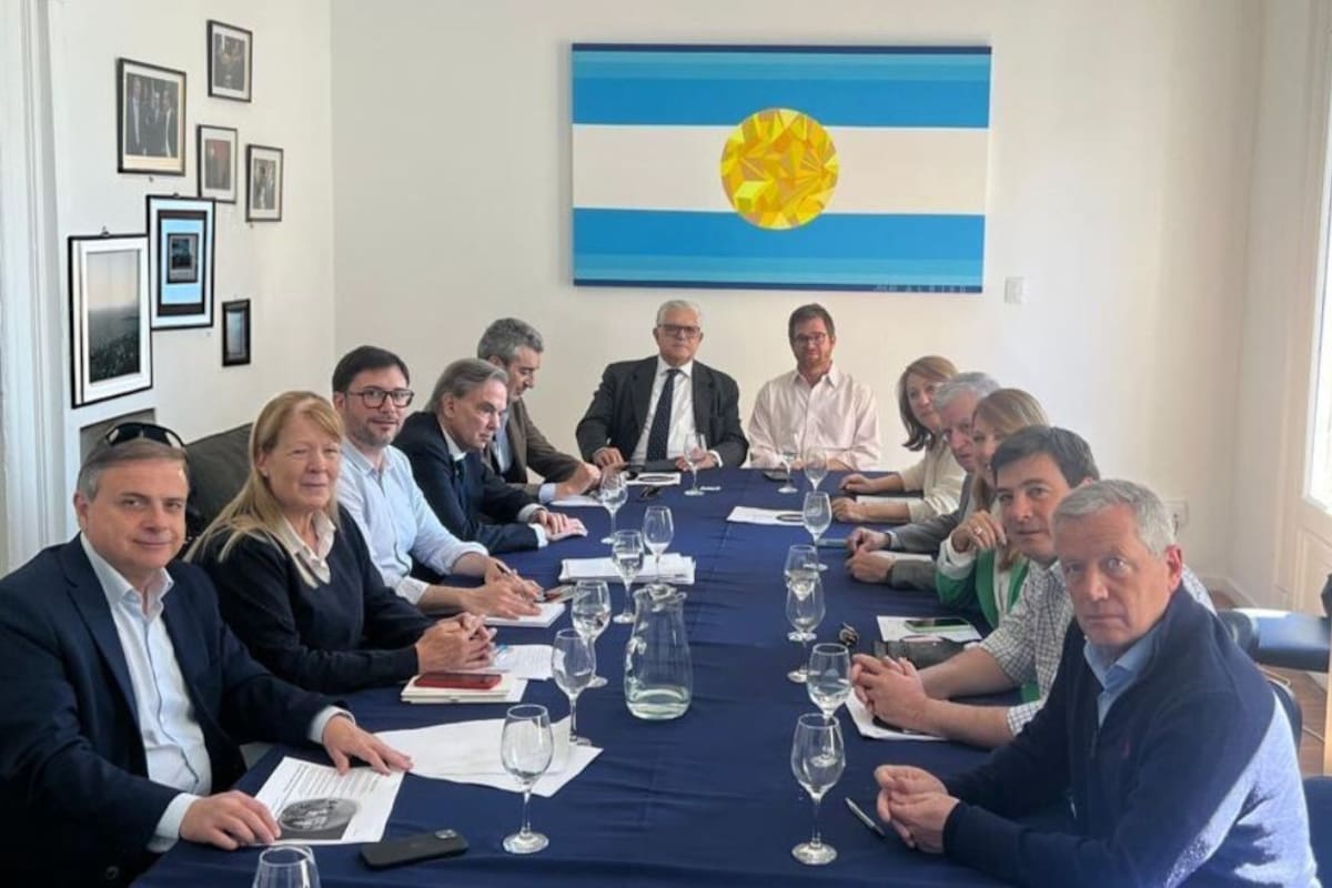 Referentes del bloque Encuentro Federal durante la reunión de este martes