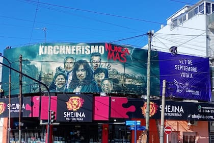 Referentes del kirchnerismo diseñados como zombies en la campaña bonaerense