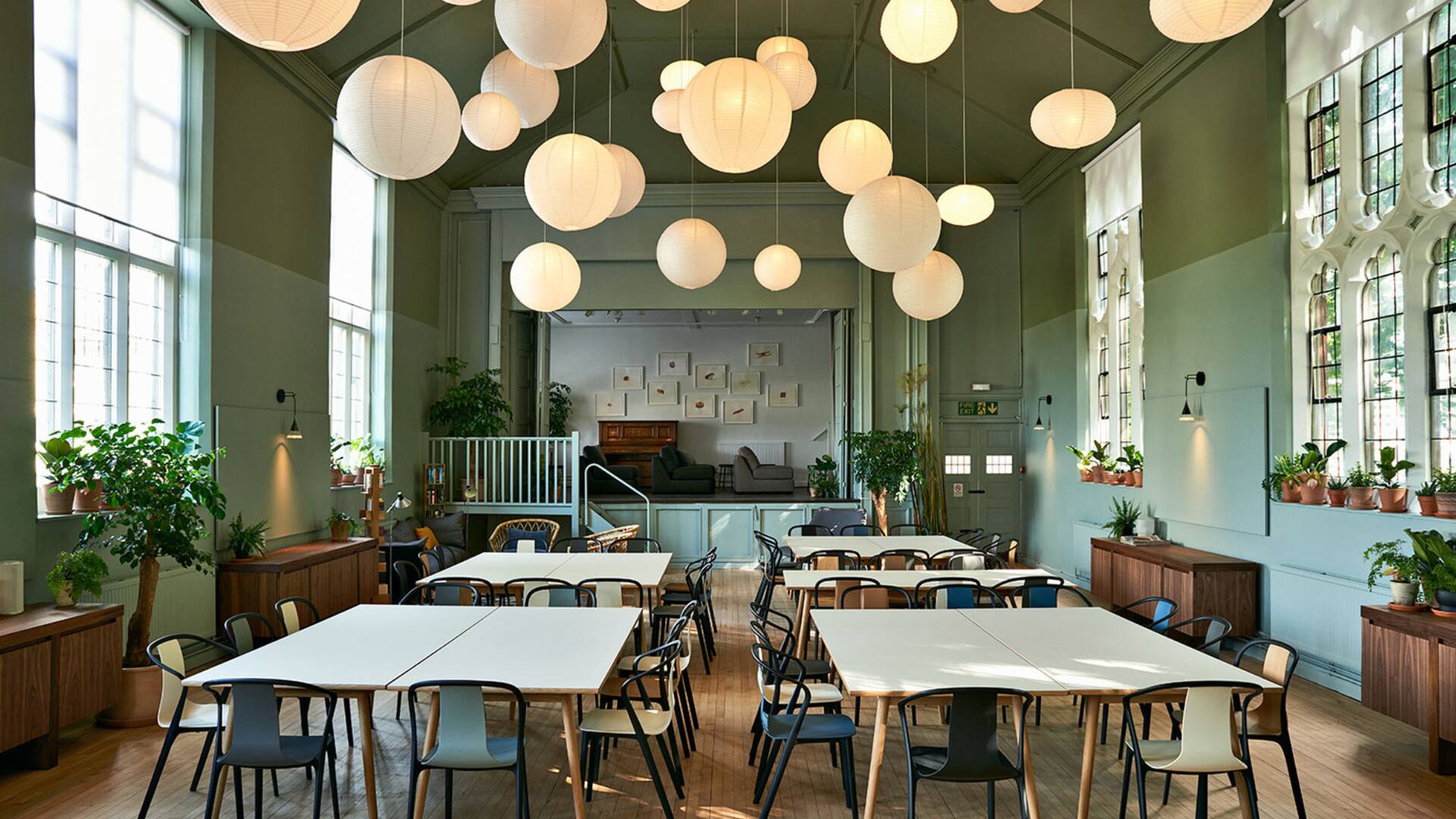 Refettorio Felix: una cocina comunitaria y comedor en el Centro St. Cuthbert's de Londres, que provee comida para personas viviendo en situación de vulnerabilidad.