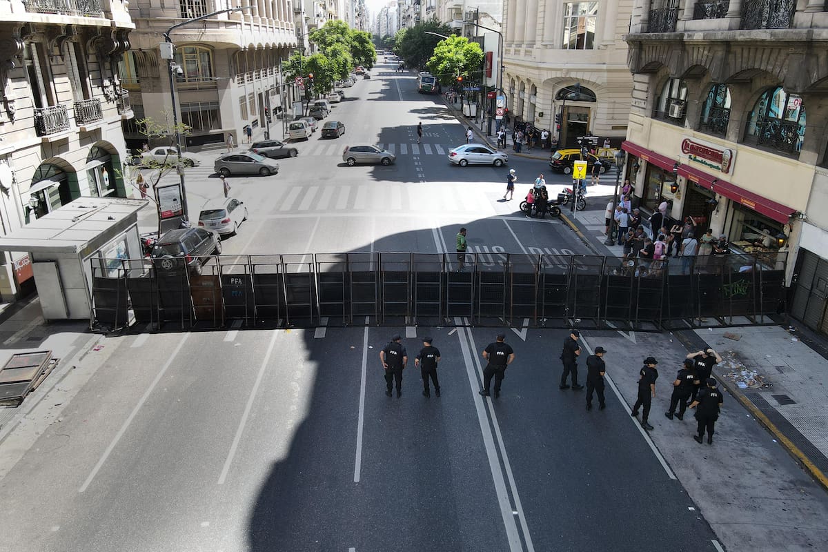 Reforma laboral; tratamiento de la reforma laboral en el Senado; Política; Sociedad; operativo de seguridad; manifestación por la reforma laboral
