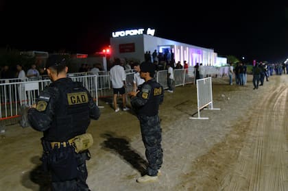 Refuerzan presencia policial en Ufo Point por miedo a las “ avalanchas” de jovenes, fenómeno que se venía dando a la madrugada