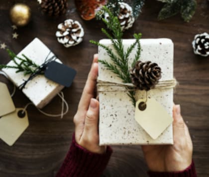 Regalitos de Navidad. El dilema es si resulta conveniente comprarlo ahora o más tarde.