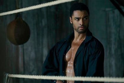 Regé-Jean Page será Simon Templar en la nueva película de El santo