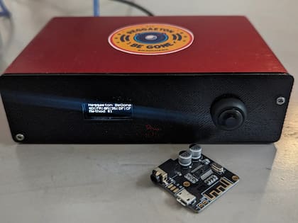 Reggaeton Be Gone, la máquina que interfiere con el parlante Bluetooth del vecino