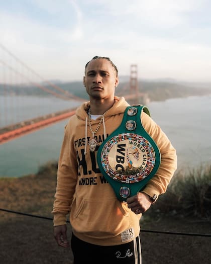 Regis Prograis, con el cinturón del Consejo Mundial de Boxeo