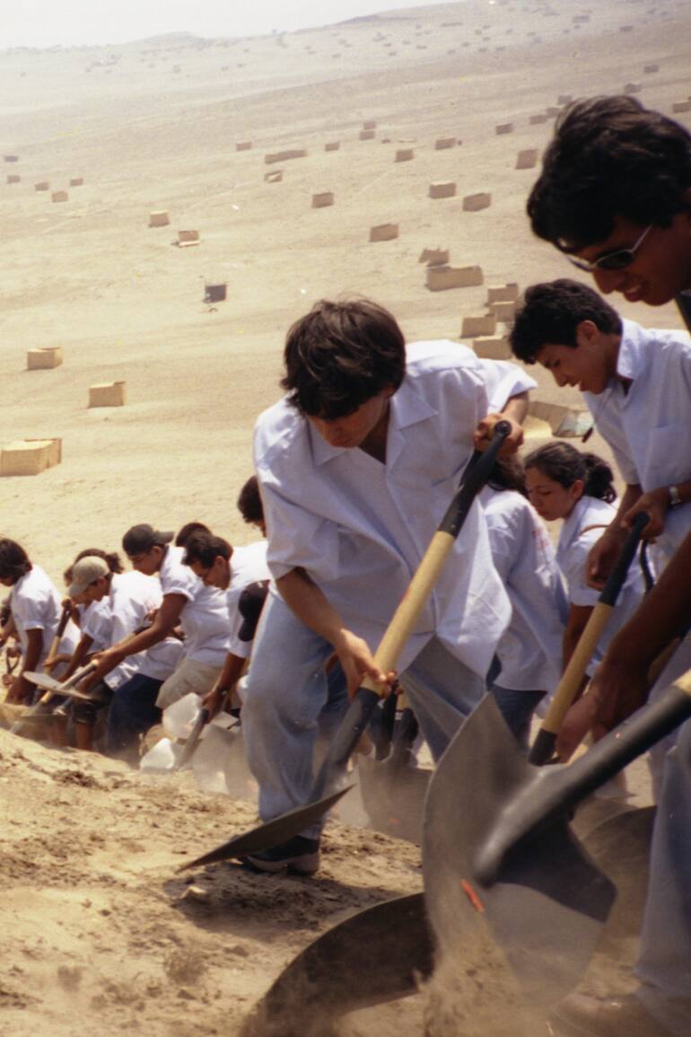 Registro de la acción Cuando la fe mueve montañas (2002)