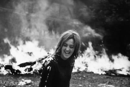 Registro de la performance La destrucción, de Marta Minujín, que integrará la muestra Terapia