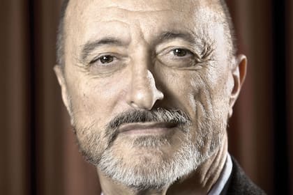 Regresa a Buenos Aires el escritor español para presentar las aventuras de "Revolución", su nuevo libro