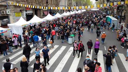 Regreso del Festival de Colectividades a la avenida de mayo.